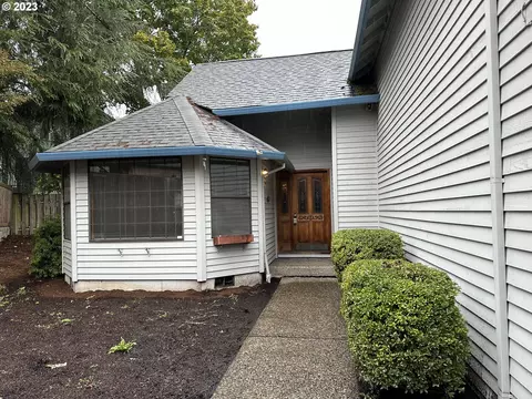 13327 SE Tumbleweed Ct, Happy Valley, OR 97086
