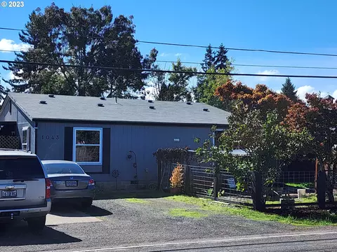 1043 W Oregon Ave, Creswell, OR 97426