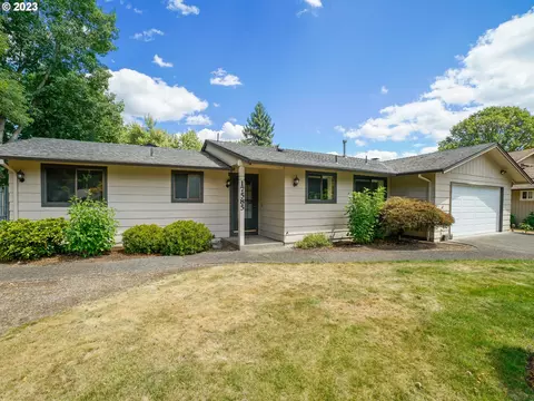 17585 SW Pheasant Ln, Beaverton, OR 97003