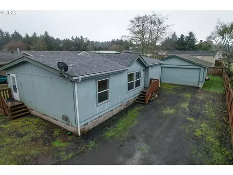 90928 Windy Ln, Coos Bay, OR 97420