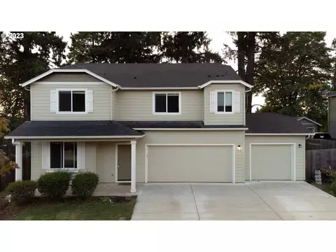 1014 S 54th St, Springfield, OR 97478