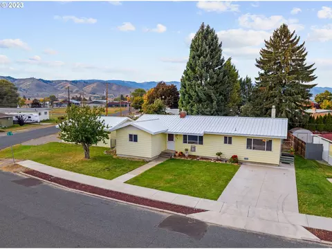 3305 8th Dr, Baker City, OR 97814