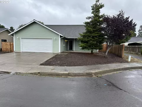 3410 E Myrtle Loop, Florence, OR 97439