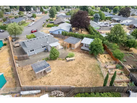 654 NW Brentwood Ave, Dallas, OR 97338