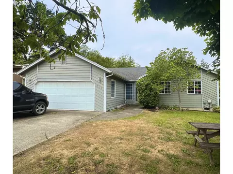 840 Seabreeze Ter, Coos Bay, OR 97420