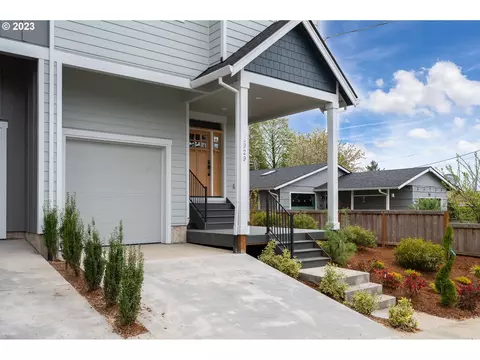 8929 N Peninsular, Portland, OR 97217