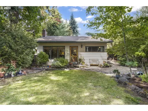 245 Federal Ln, Eugene, OR 97404