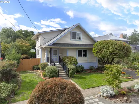 511 N Edwards St, Newberg, OR 97132