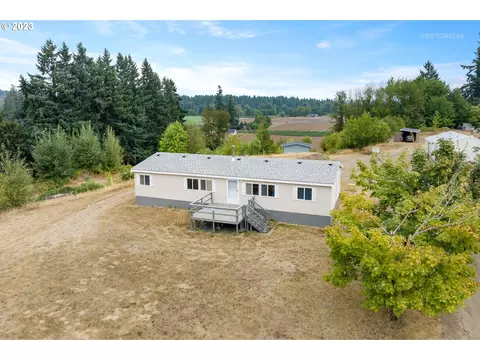 3488 N Holly St, Canby, OR 97013
