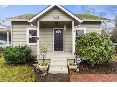 404 E Main St, Molalla, OR 97038