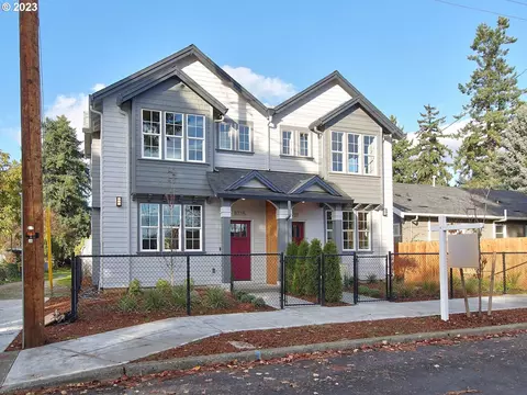 8737 SE Insley St #2, Portland, OR 97266
