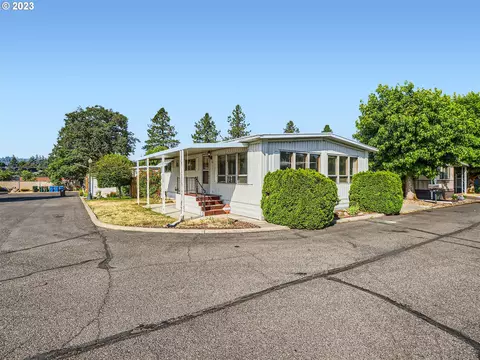 4400 SE Roethe Rd #35, Milwaukie, OR 97267