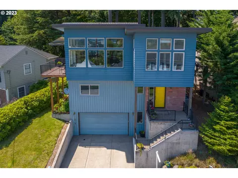 6435 SW Parkhill Way, Portland, OR 97239