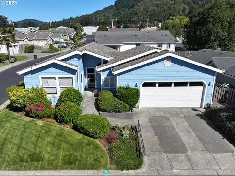 98126 W Benham Ln #32, Brookings, OR 97415