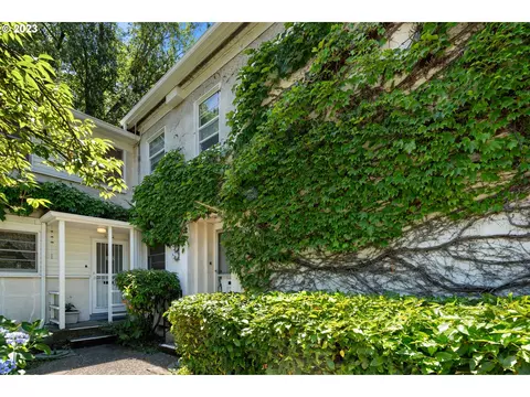6904 NE Hancock St, Portland, OR 97213
