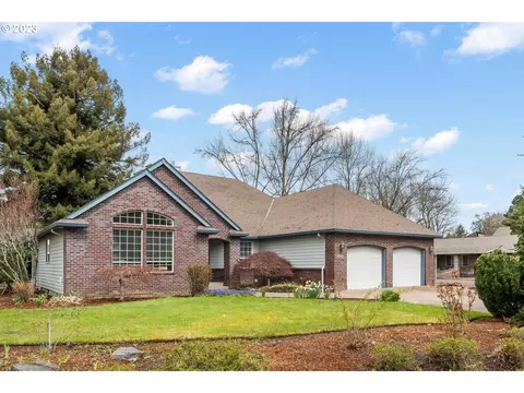 731 NE Cambrey Ct, Hillsboro, OR 97124