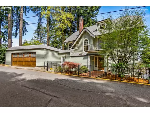 2823 SW Rutland Ter, Portland, OR 97205