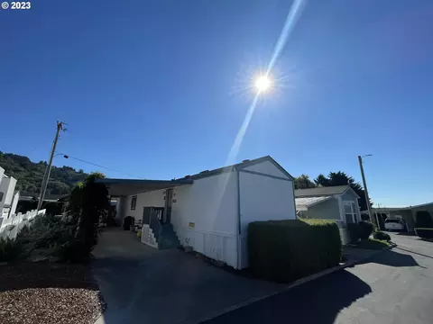 98042 W Benham Ln #11, Brookings, OR 97415