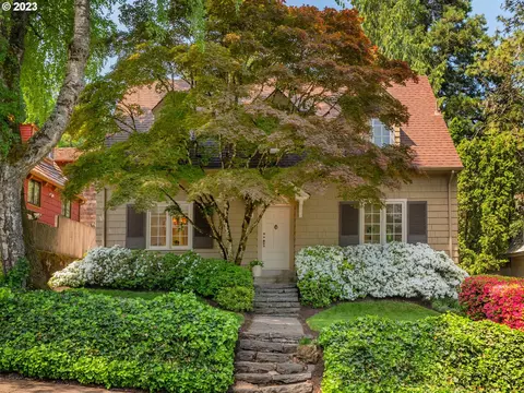 2725 SW Old Orchard Rd, Portland, OR 97201