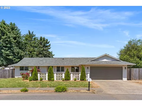 13837 NE Shaver St, Portland, OR 97230