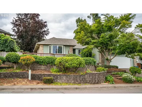 2660 Eastlake Dr, Salem, OR 97306