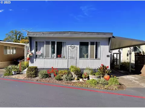19605 River Rd #117, Gladstone, OR 97027