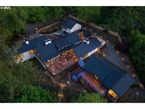 975 Englewood Dr, Lake Oswego, OR 97034