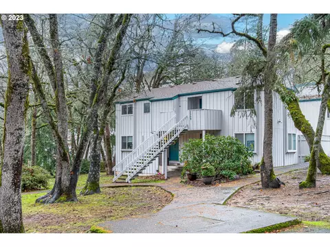 2209 Hawkins Ln, Eugene, OR 97405