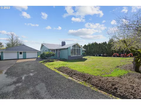 2205 SE Laura Ln, Dallas, OR 97338