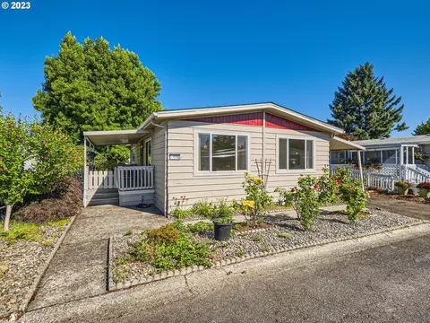 21100 NE Sandy Blvd #116, Fairview, OR 97024