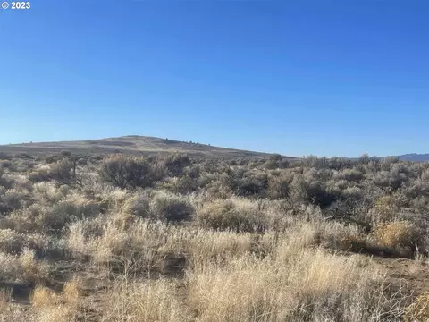 rock house rd, Christmas Valley, OR 97641