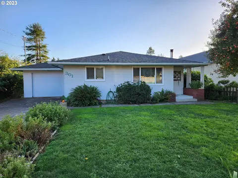 301 Maple St, Brookings, OR 97415