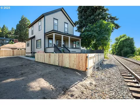808 1st Ave, Oregon City, OR 97045