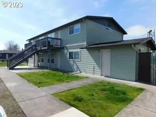 535 N 7th St, Harrisburg, OR 97446