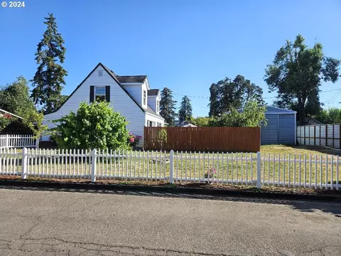 1150 Geer Ave, Cottage Grove, OR 97424