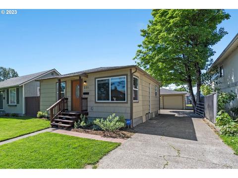 221 20th Ave, Longview, WA 98632