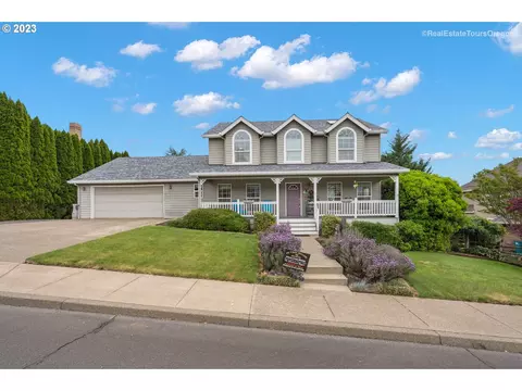 225 NW Chardonnay St, Dundee, OR 97115