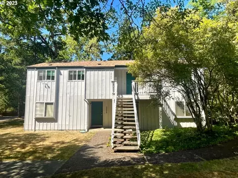2243 Hawkins Ln, Eugene, OR 97405