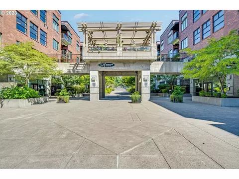 300 W 8th St #323, Vancouver, WA 98660