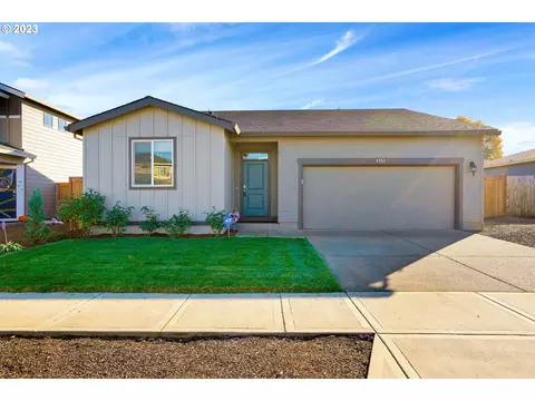 4754 Surveyor Ave NE, Salem, OR 97305