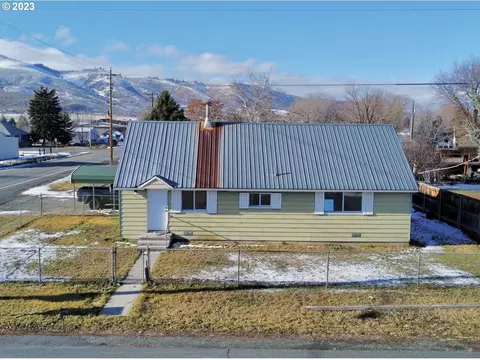 2125 14th St, Baker City, OR 97814