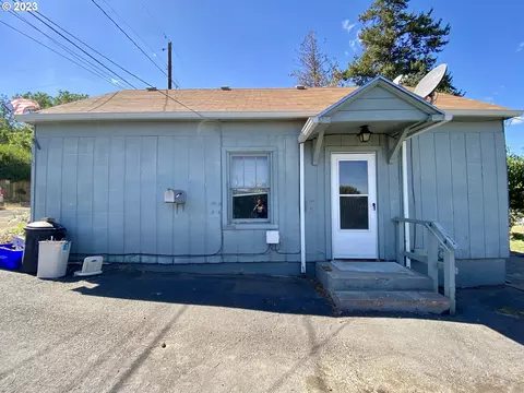 817 E 15th St, The Dalles, OR 97058