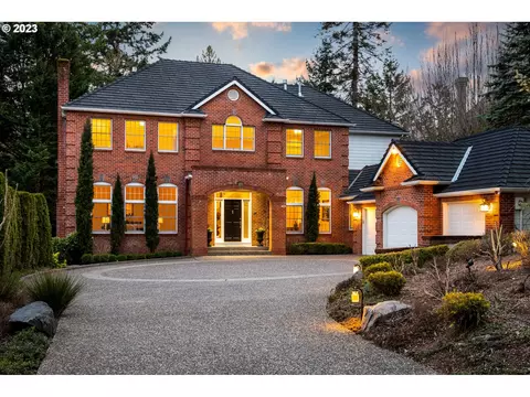 3644 SW 60th Pl, Portland, OR 97221