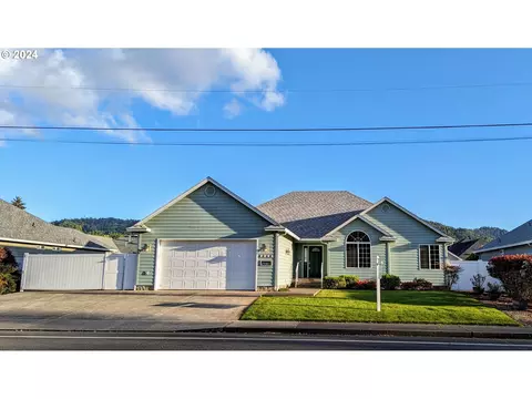 1541 NW Harvey Ave, Roseburg, OR 97471