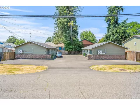 243 S 14th St, Saint Helens, OR 97051