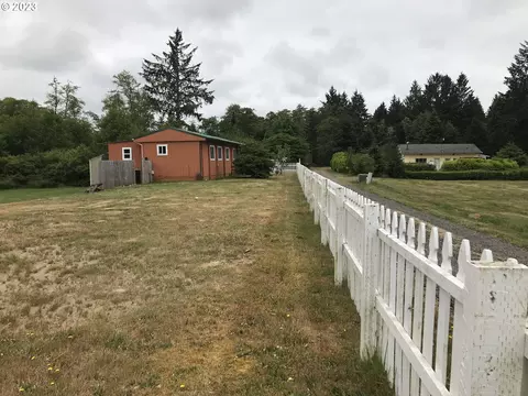 9908 Elm Ln, Long Beach, WA 98631