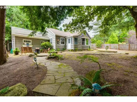 731 SW Maplecrest Dr, Portland, OR 97219