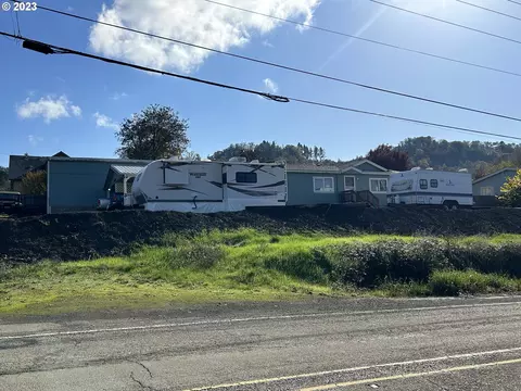 2223 Jackie Ave, Roseburg, OR 97471