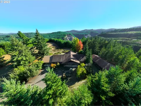 1117 Waggoner Creek Rd, Oakland, OR 97462