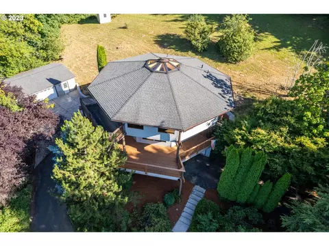 8989 SW Alder Ridge Rd, Damascus, OR 97089